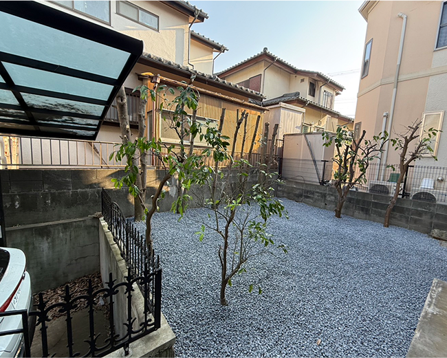 施工事例:お庭の剪定・防草シート、砂利敷きの施工