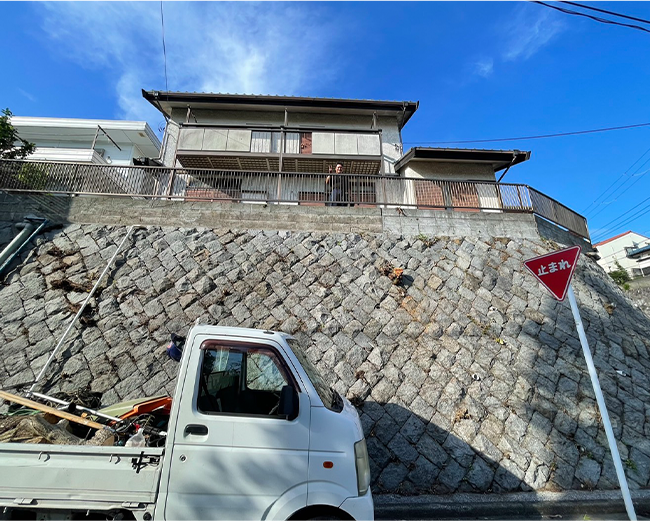 施工事例:放置していた家の剪定・伐採作業